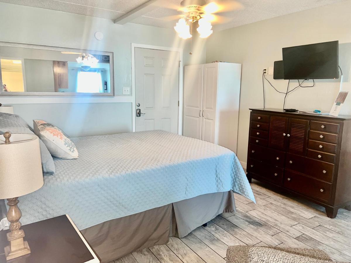 Budget Friendly Condo Perfect For A Romantic Getaway Within Walking Distance To The Beach! Gulf Shores Exterior foto